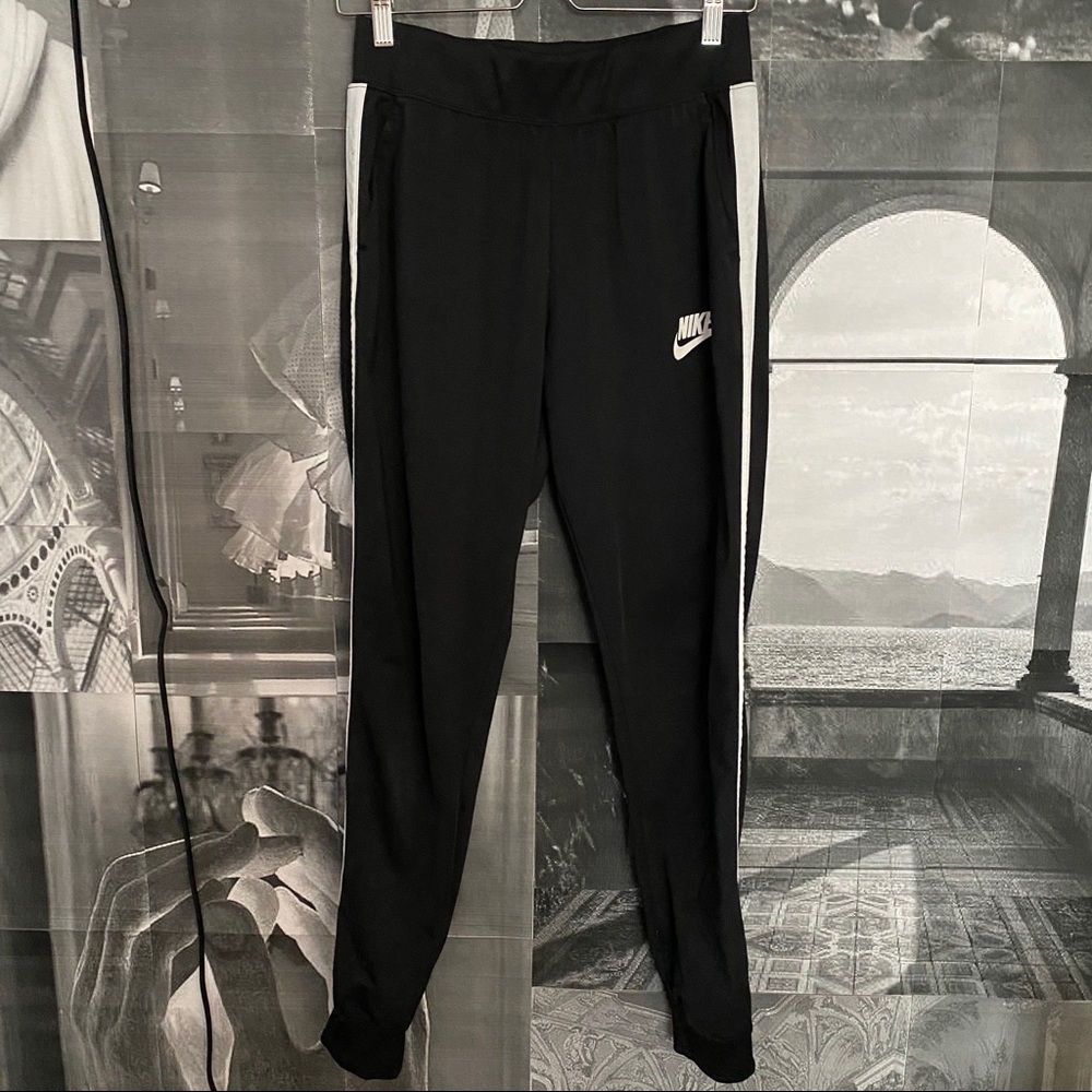 Nike joggers